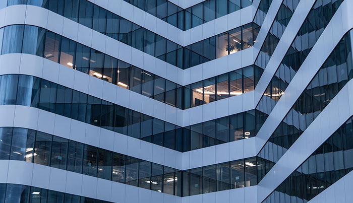 O ditado popular “É melhor prevenir que remediar” é uma máxima incontestável em todos os campos da nossa vida: na forma como cuidamos da mente e do corpo, na maneira como lidamos com conflitos pessoais, nas decisões que tomamos no ambiente de trabalho ou no modo como preservamos o nosso patrimônio. Por isso a importância da manutenção predial!