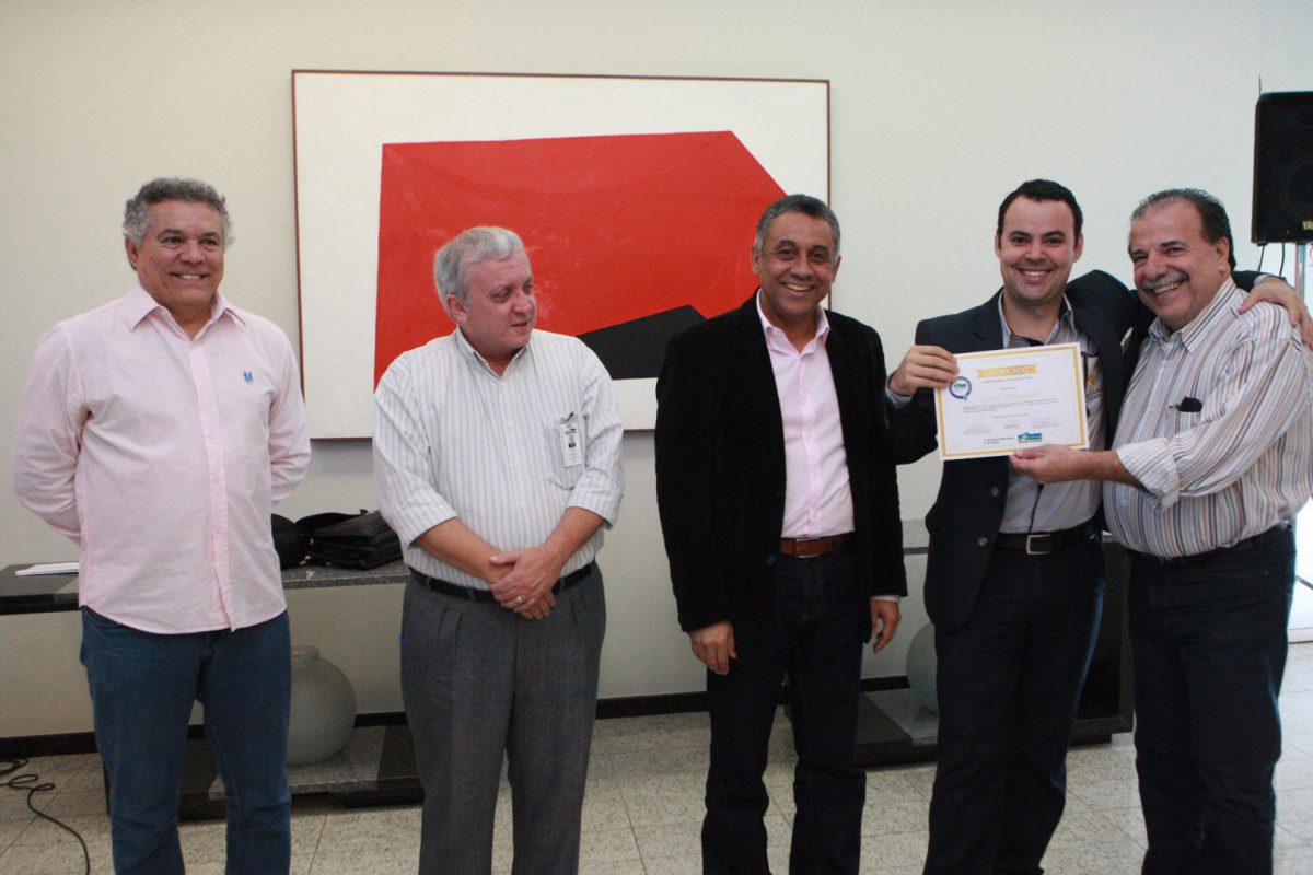 3a5009e9ed19cfde67d15d2d0a323806