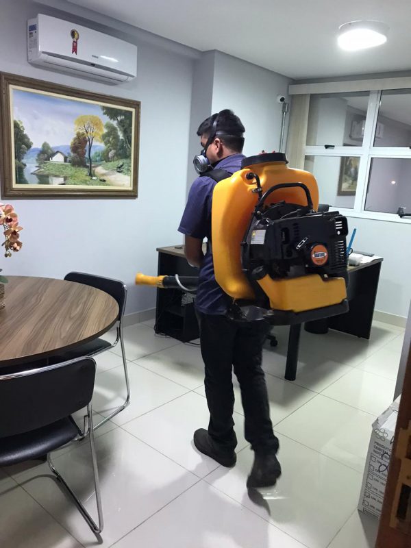 Grupo Soberana realiza dedetização na nova sede 1 Preocupados com a saúde dos nossos colaboradores, realizamos nesta quarta-feira (29) a Dedetização de todos os ambientes do novo prédio do Grupo Soberana. O Controle de Pragas é uma ação que elimina e impede a proliferação de insetos e animais indesejados em ambientes com grande circulação de pessoas, como o nosso prédio, evitando assim a proliferação de doenças.