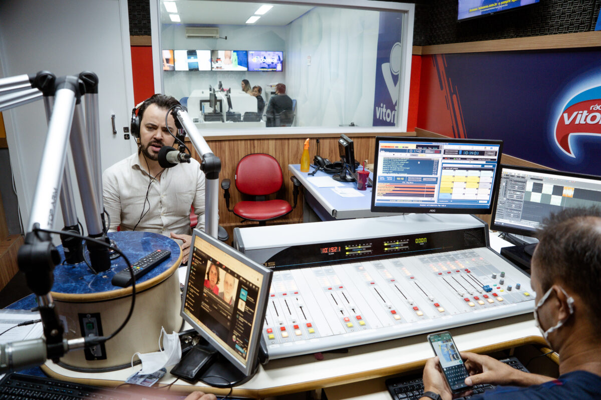 Programa Síndico do Povo esclarece dúvidas da população sobre questões condominiais 2 Programa Síndico do Povo esclarece dúvidas da população sobre questões condominiais