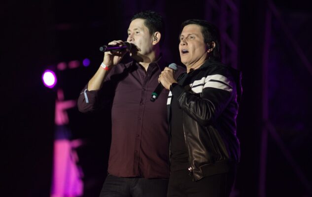 A dupla Gian & Giovani estará em Uberlândia neste domingo (29) para mais uma live show. Desta vez a dupla participa do lançamento da 2ª edição da Revista Soberana, do Grupo Soberana.